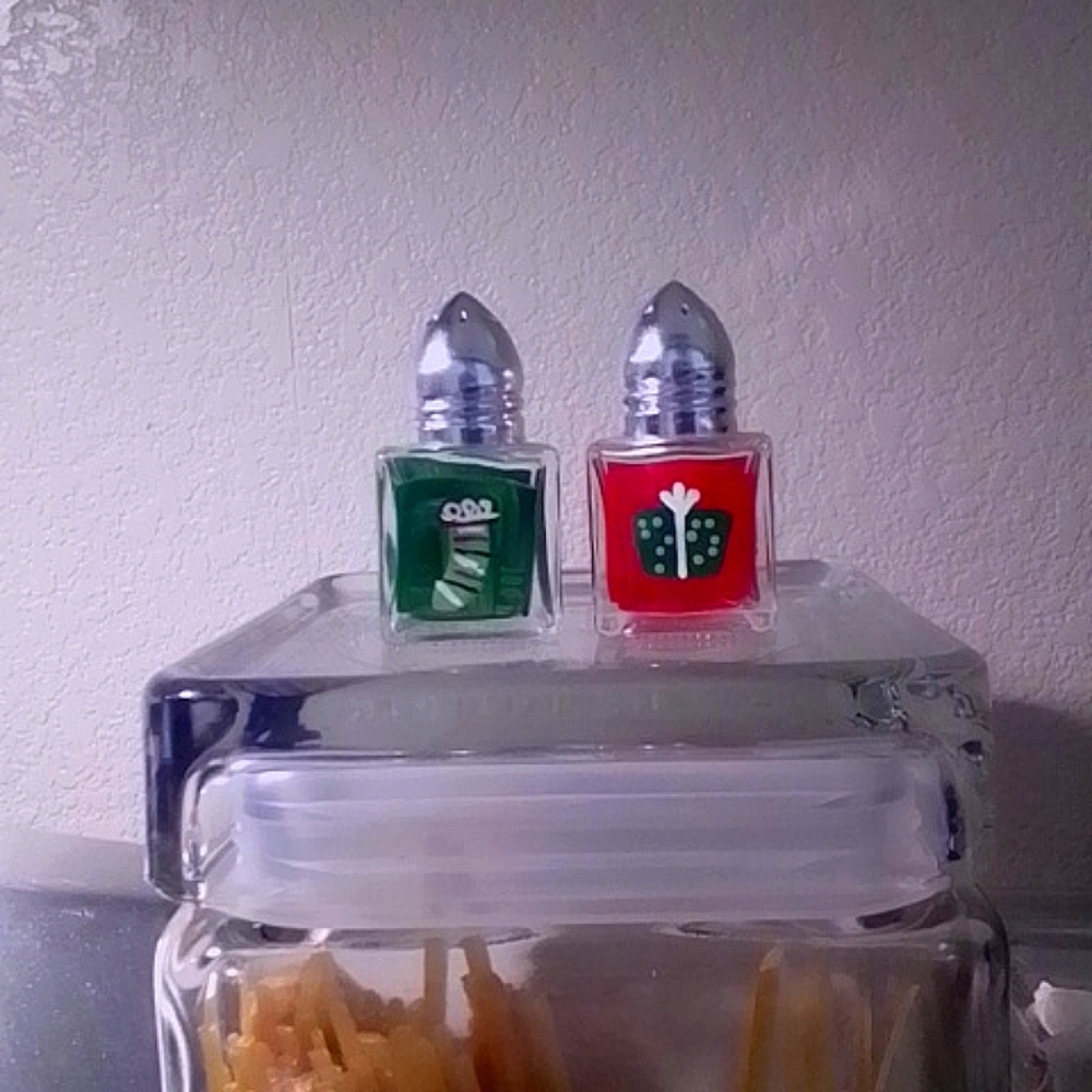 Christmas salt & pepper shakers - unused